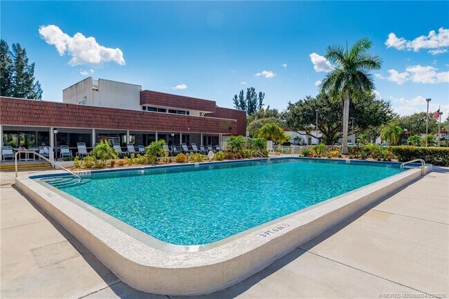 Building Photo - 1225 NW 21st St