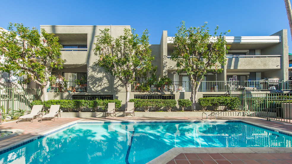 Primary Photo - Encino Crest Apartments