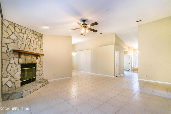 Building Photo - 8642 Hammond Forest Dr