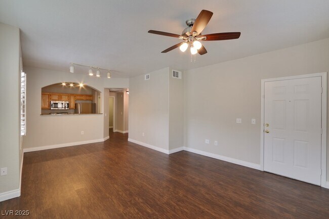 Building Photo - 10550 W Alexander Rd