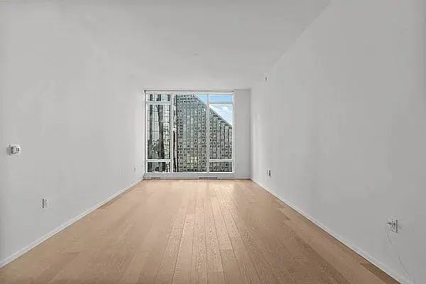 Building Photo - 30 Riverside Blvd