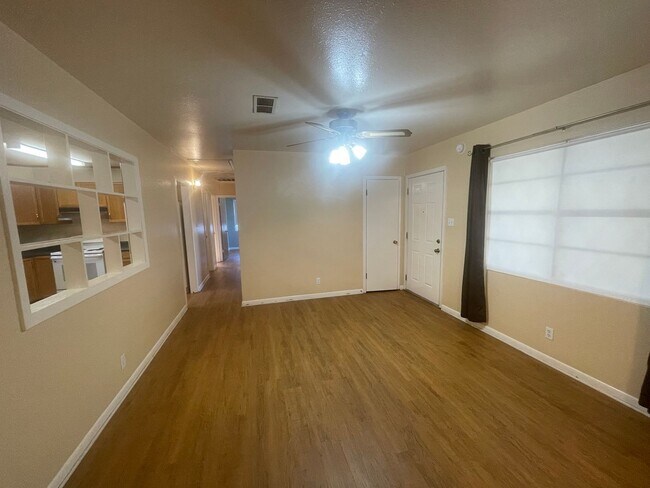 Building Photo - Hurry, Won't Last Long!