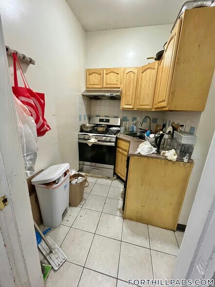 Building Photo - 129 Cedar St