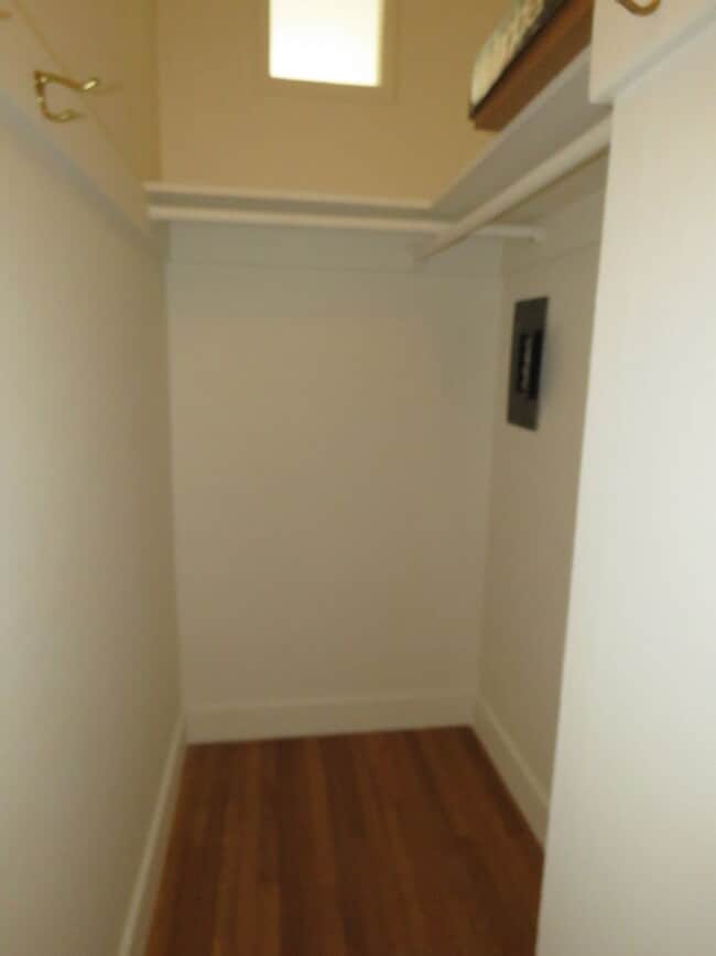 Building Photo - Elegant 4 bedroom House  with bonuses