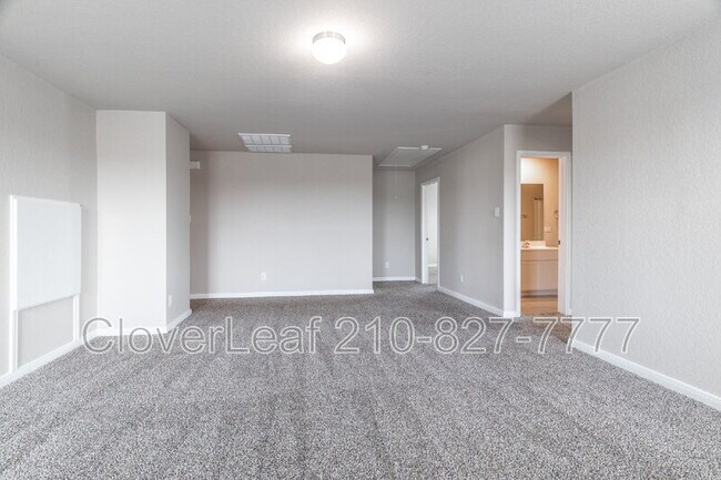 Building Photo - 940 Windflower