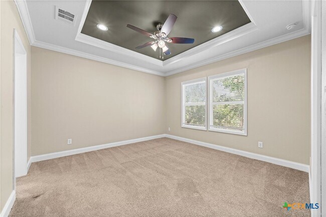 Building Photo - 711 La Cresta Dr