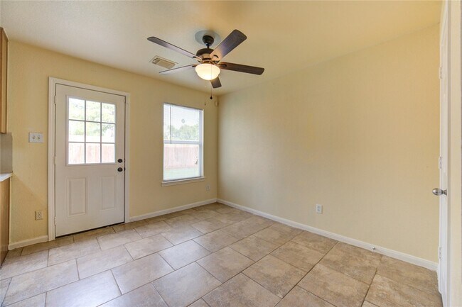 Building Photo - 6422 Mildenhall Ct