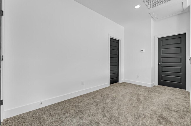Building Photo - 3012 Alpha Ct
