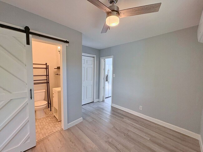 Building Photo - 536 Roanoke St