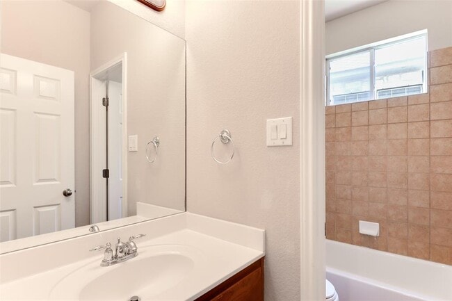 Building Photo - 10101 Lisi Anne Dr