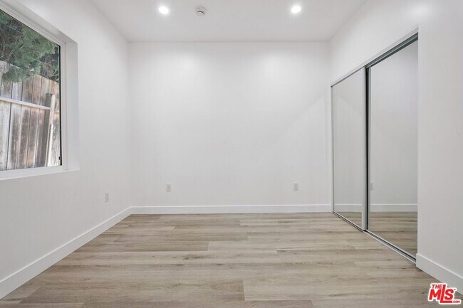 Building Photo - 1434 Beverwil Dr