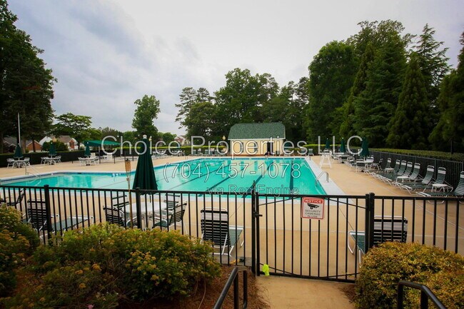 Building Photo - 9148 Hillston Ridge Rd