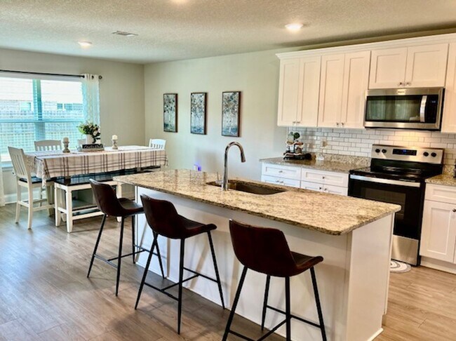 Building Photo - Gulfport 4 Bedroom
