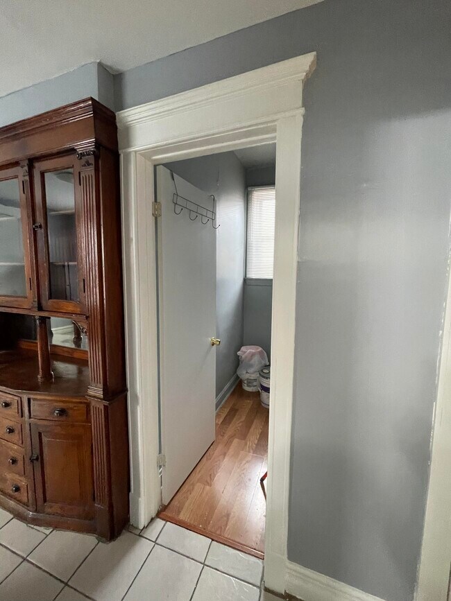 Building Photo - 2532 S Albany Ave