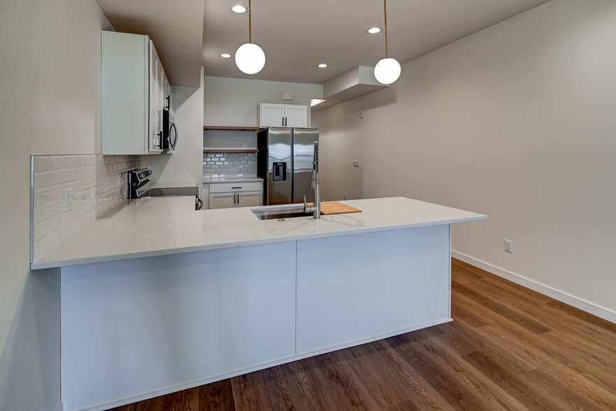 Building Photo - 4879 Lacy Rd