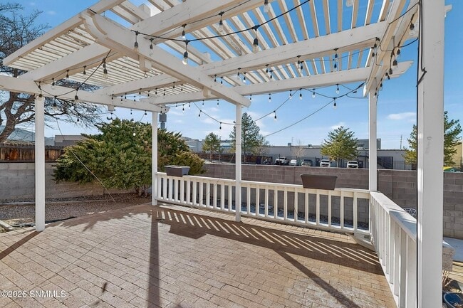 Building Photo - 8120 Ruidoso Rd NE