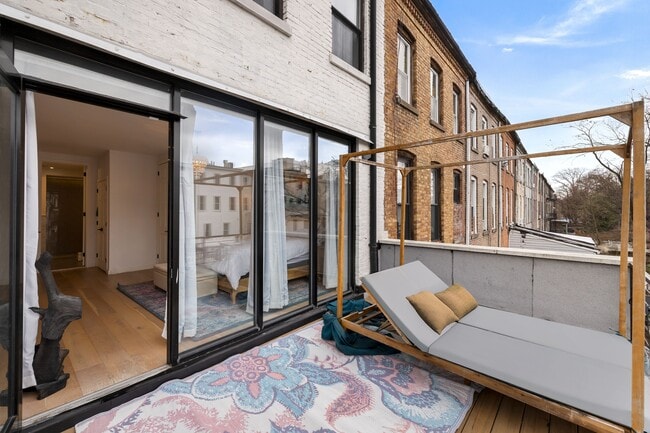 Building Photo - 276 Halsey St