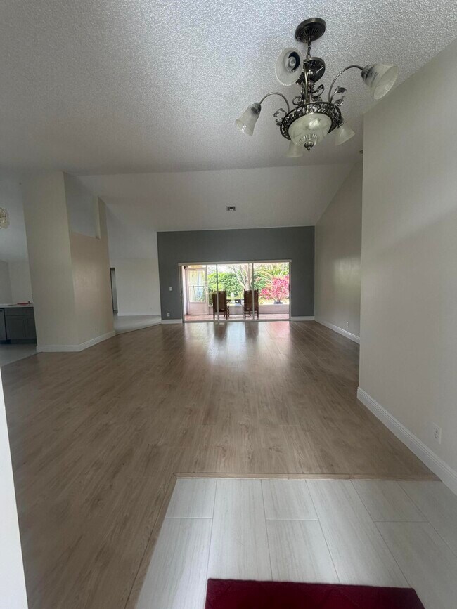 Building Photo - 1401 Hideaway Bend