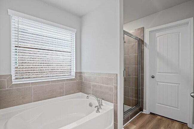 Building Photo - 2106 Cadenza Cir