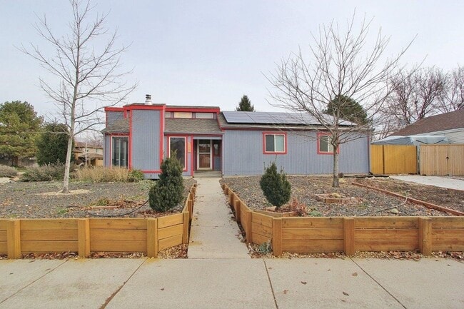 Primary Photo - Fantastic Private Oasis in South East Boise!! 6 Month Lease!!