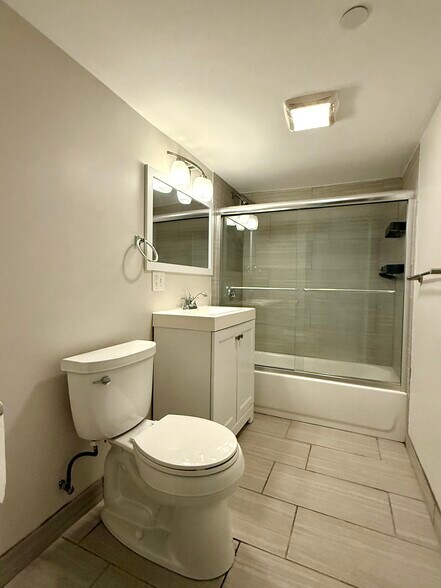 Building Photo - 19 Plymouth St