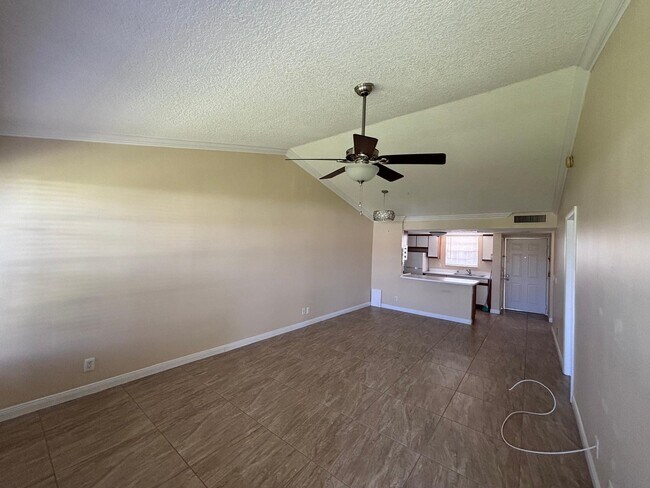 Building Photo - 6324 La Costa Dr