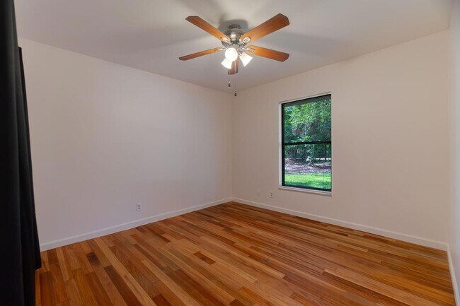 Building Photo - 11735 150th Ct N