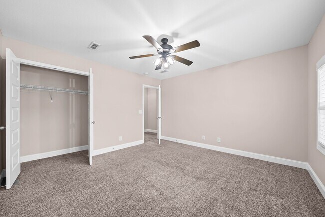 Building Photo - 1151 Eagle's View Dr