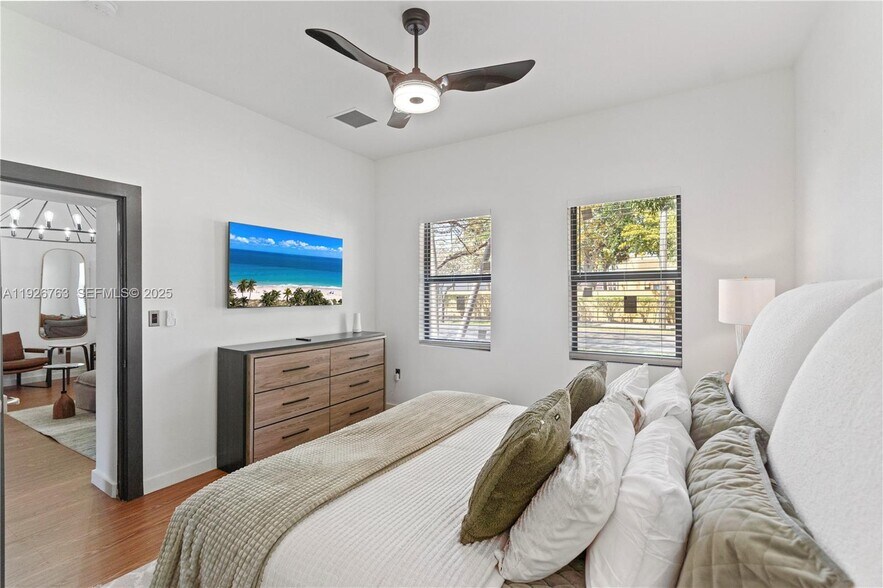 Building Photo - 601 SW 1st St