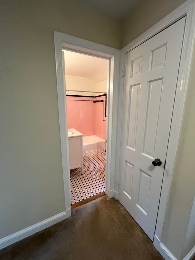 Building Photo - 4408 Glenridge St