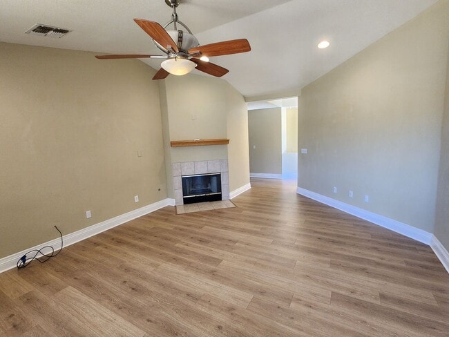 Building Photo - 57062 Millstone Dr