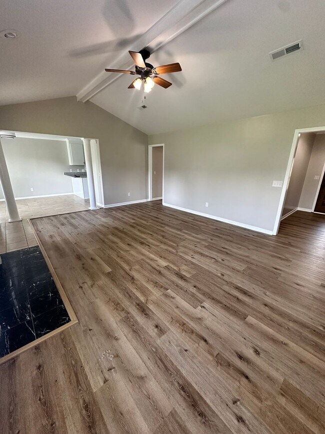 Building Photo - Gorgeous Home in Dothan, AL