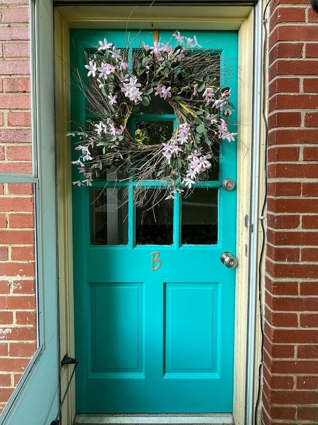 Building Photo - Preston Avenue Duplex for Rent!