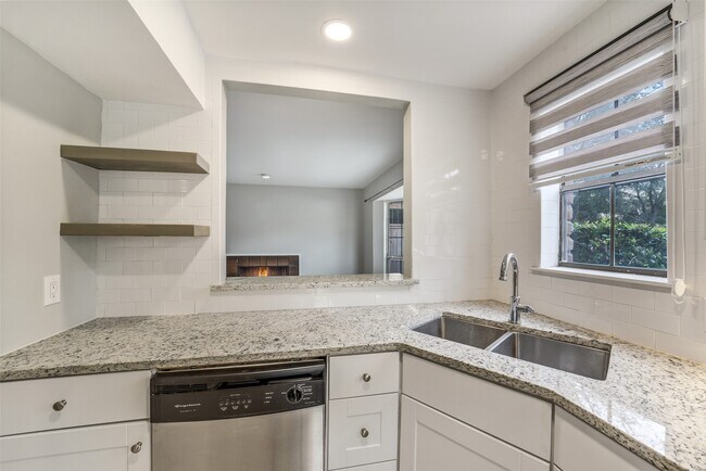 Building Photo - 767 Bering Dr