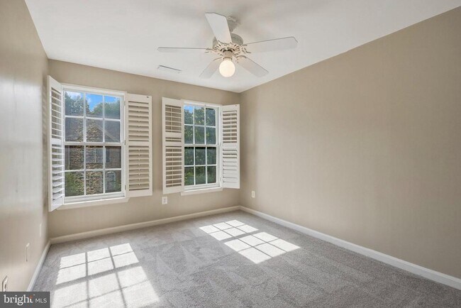 Building Photo - 5587 Governors Pond Cir