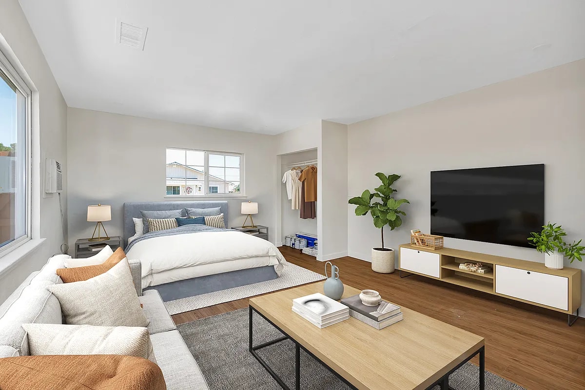 Suite - 299 Tangelo St