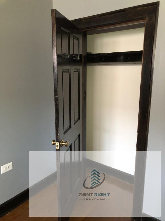 Building Photo - 4645 N Elston Ave