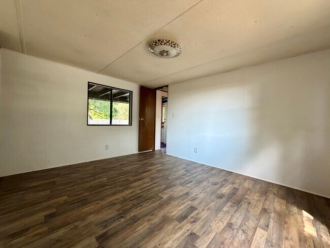 Building Photo - 3 bedroom/ 2 bath in Lakeland