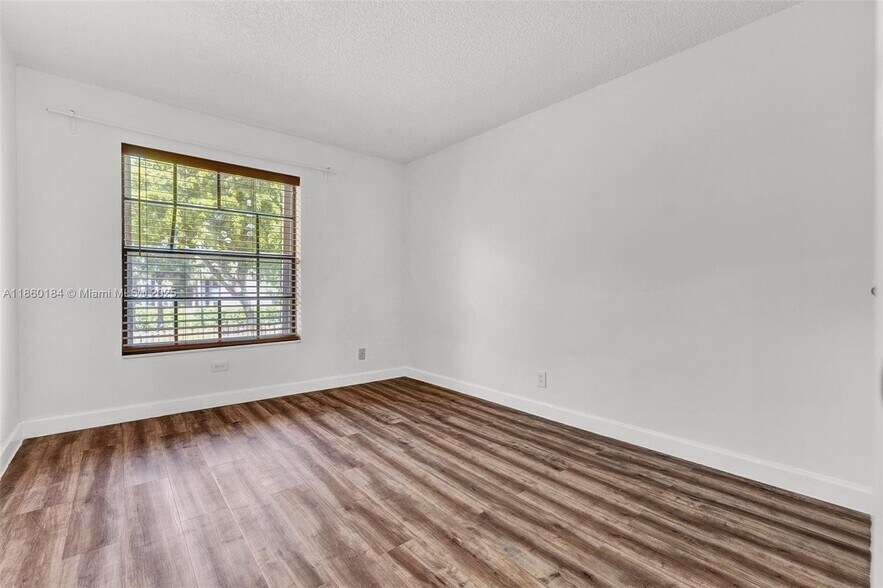 Building Photo - 2605 SW 73rd Way