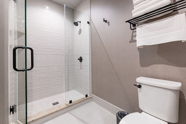 Building Photo - 1011 Canal St