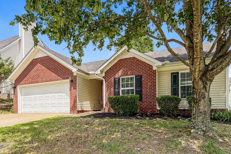 Building Photo - 804 Birchmill Point N