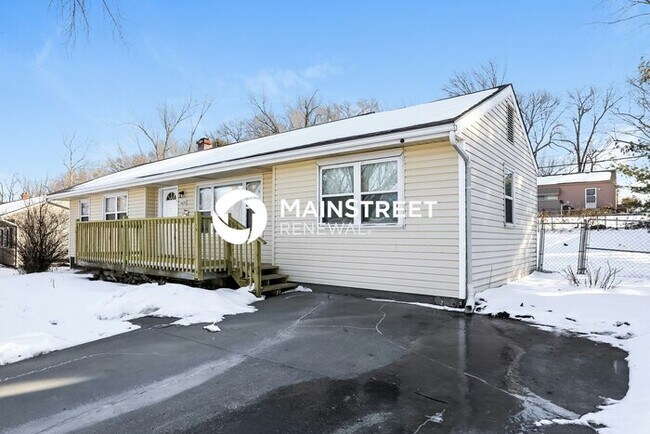 Building Photo - 3 Bedroom Pet-Friendly Home in INDEPENDENCE, MO with Main Street Renewal