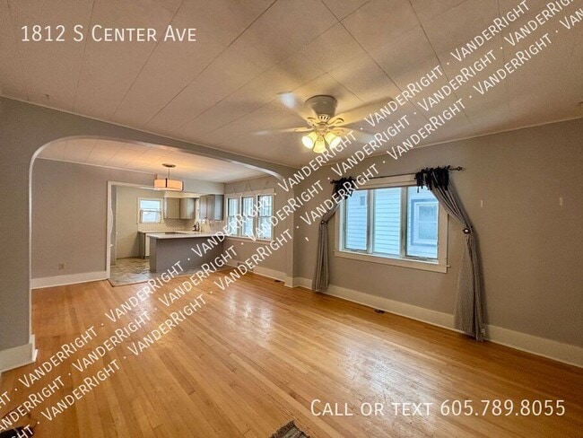 Building Photo - 1812 S Center Ave