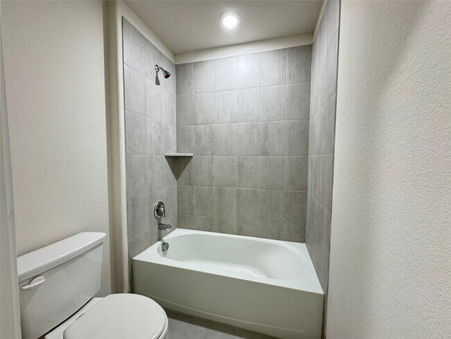 Building Photo - 2901 Bald Eagle Blvd