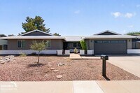 Building Photo - Beautifully Updated 4Bdm 2Ba Home with Den in Chandler!