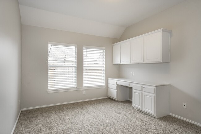 Building Photo - 16042 Belleshire Ln