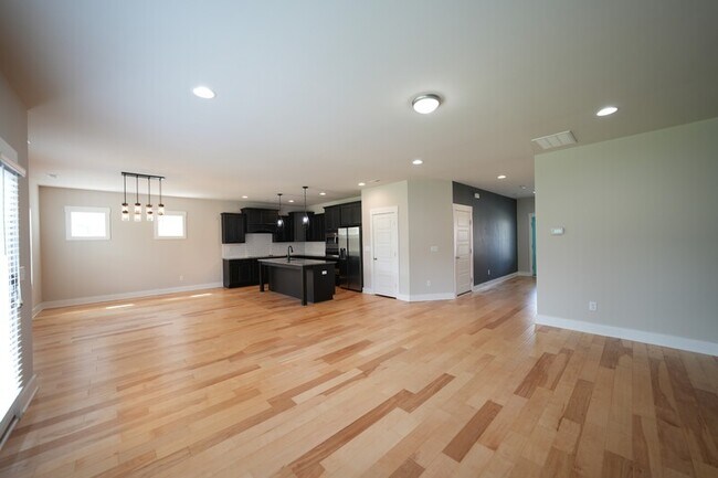 Building Photo - 444 Beacon Ridge Blvd