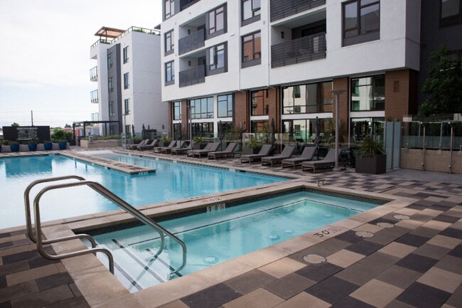 Building Photo - 3578 Rambla Pl