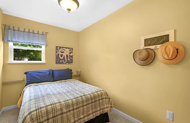 Building Photo - 8043 S Portage Rd