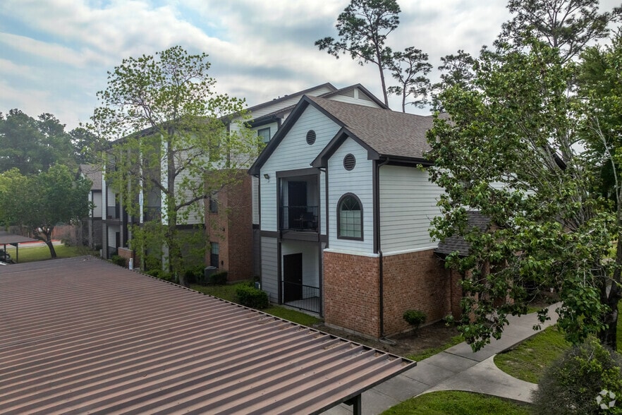 Alternate Building Photo - Edgewater East and West